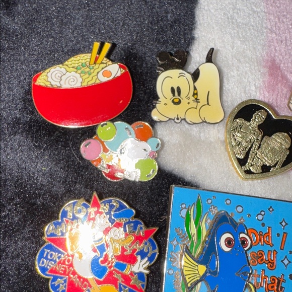 Random Assorted Enamel Pins - Picture 4 of 4